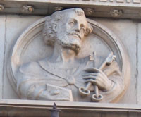 San Pedro. Imagen en el claustro de la Universidad de Alcalá (España)